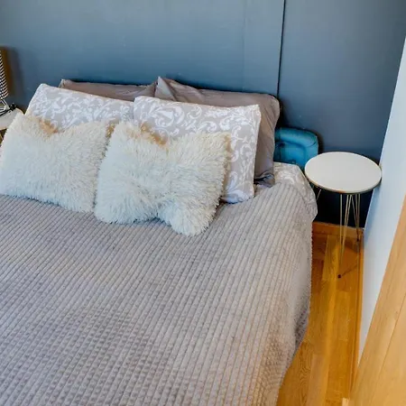 Yang - Hot Tub, Sauna, Lägenhet