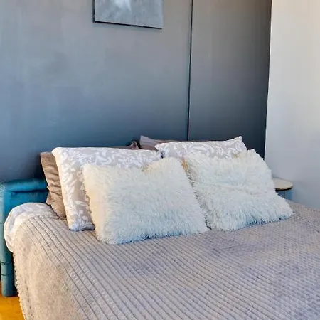 Lägenhet Yang - Hot Tub, Sauna, Novi Sad