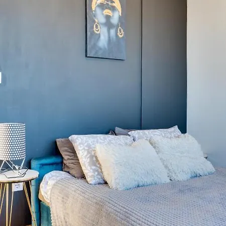 Yang - Hot Tub, Sauna, Novi Sad