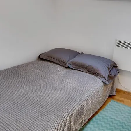 Yang - Hot Tub, Sauna, Novi Sad