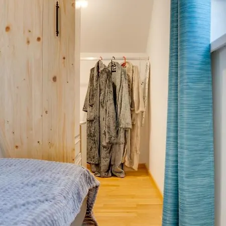 Yang - Hot Tub, Sauna, *