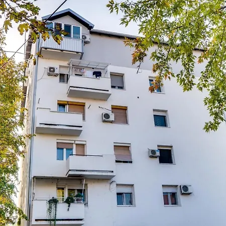 Yang - Hot Tub, Sauna, Novi Sad