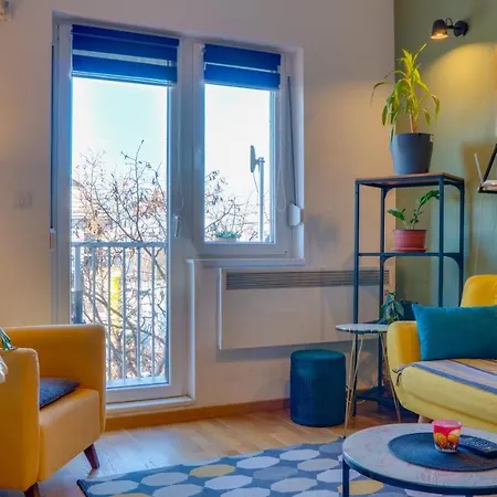 Yang - Hot Tub, Sauna, Lägenhet Novi Sad