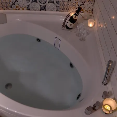 Yang - Hot Tub, Sauna, Lägenhet *