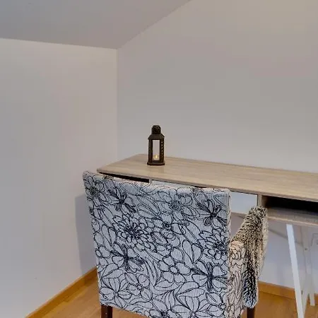 Yang - Hot Tub, Sauna, Lägenhet