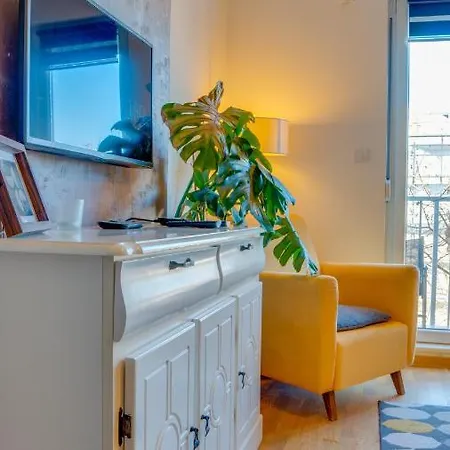 Yang - Hot Tub, Sauna, *